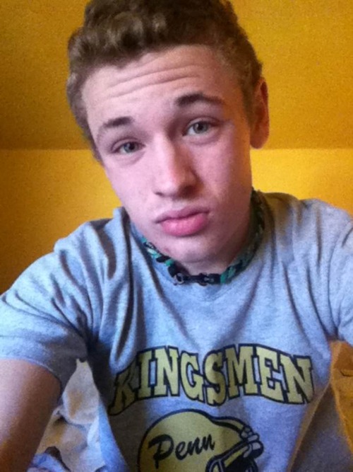 selfpix-set-blond-twink